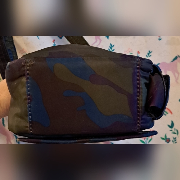 Lug Can Can Dark Tone Nylon Camo Hiking Outdoor Purse Bag w/ Bottle Holder - Picture 7 of 16